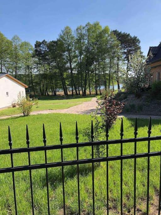 Penthouse Bernd Im Waldschloesschen Direkt Am See Wendisch Rietz Buitenkant foto